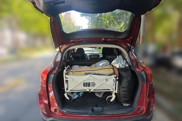 Used Bestune X80 2013 2.0L automatic luxury version Trunk