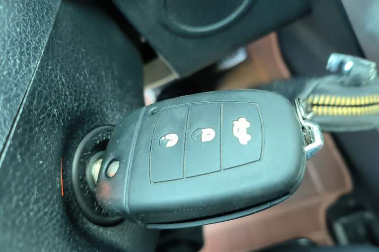 Used Bestune X80 2013 2.0L automatic comfort version Vehicle Key