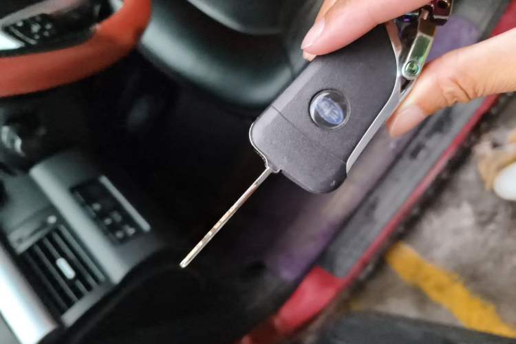 Used Bestune X80 2013 2.0L automatic comfort version Vehicle Key