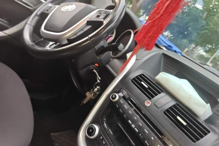 Used Bestune X80 2013 2.0L automatic comfort version Vehicle Key