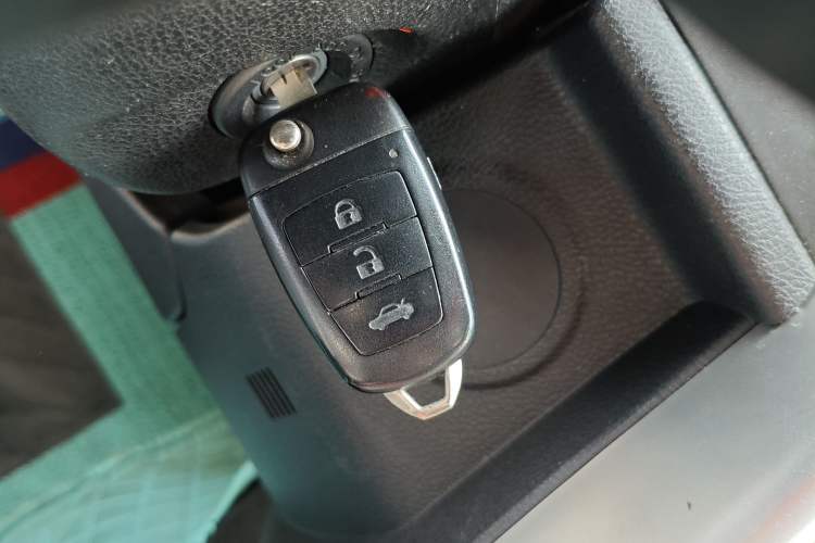 Used Bestune X80 2013 2.0L manual luxury version Vehicle Key