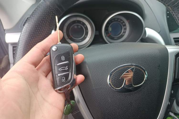 Used Bestune X80 2013 2.0L automatic luxury version Vehicle Key