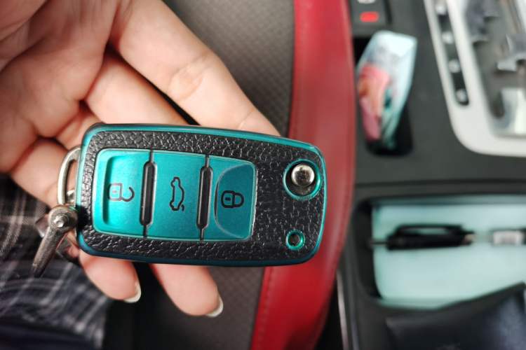 Used Bestune X80 2013 2.0L automatic luxury version Vehicle Key