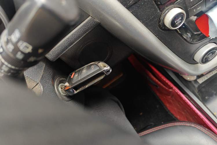 Used Bestune X80 2013 2.0L automatic comfort version Vehicle Key