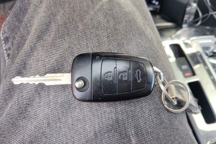 Used Bestune X80 2013 2.0L automatic comfort version Vehicle Key