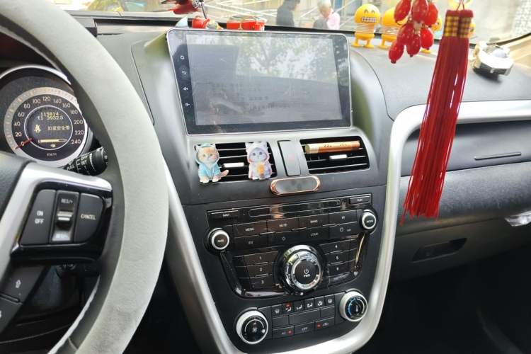 Used Bestune X80 2013 2.0L automatic comfort version Audio And AC Panel