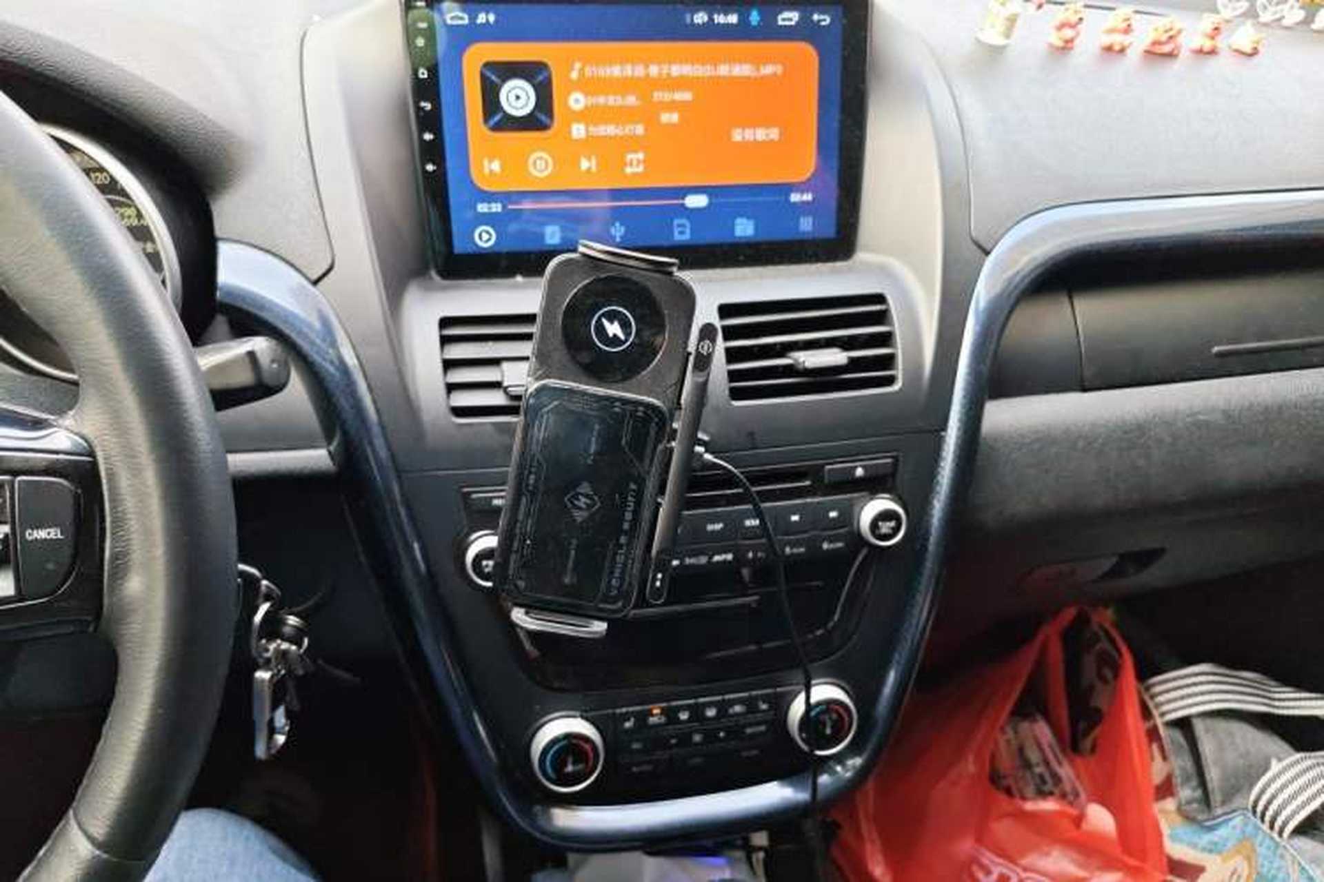 Used Bestune X80 2013 2.3L automatic luxury version Audio And AC Panel
