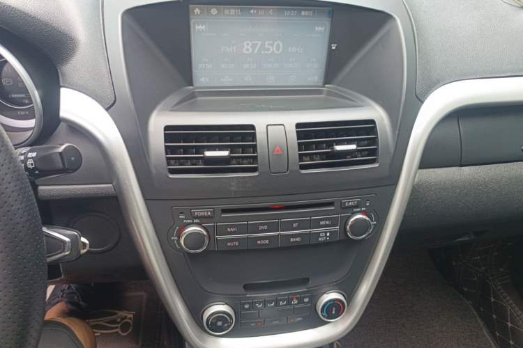 Used Bestune X80 2013 2.0L automatic comfort version Audio And AC Panel