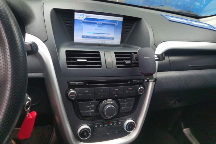 Used Bestune X80 2013 2.0L automatic comfort version Audio And AC Panel