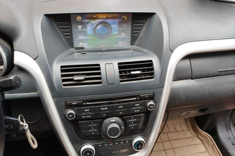 Used Bestune X80 2013 2.0L automatic comfort version Audio And AC Panel
