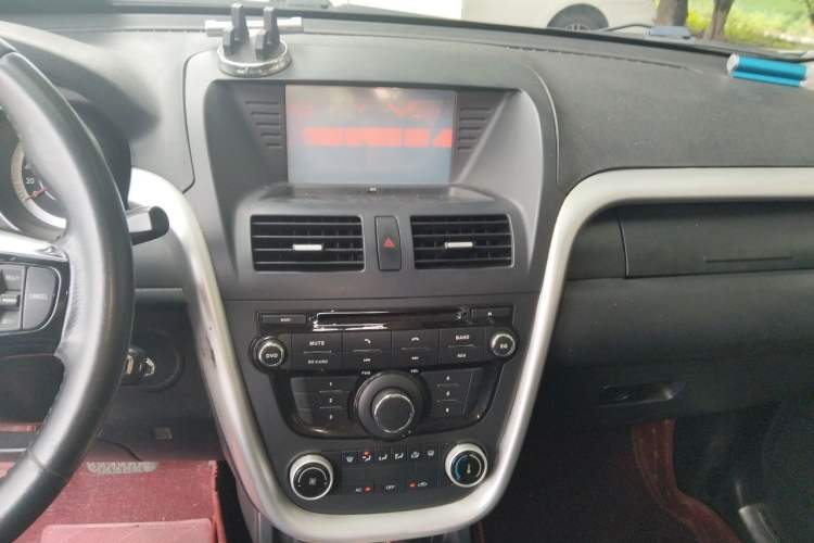 Used Bestune X80 2013 2.0L automatic comfort version Audio And AC Panel
