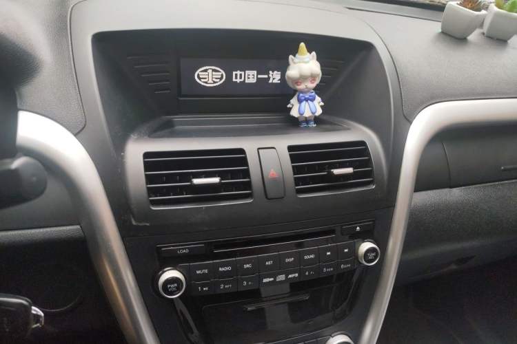 Used Bestune X80 2013 2.0L automatic comfort version Audio And AC Panel