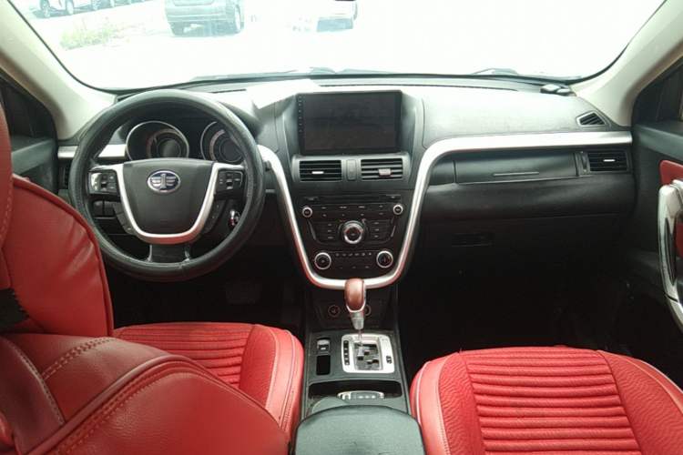 Used Bestune X80 2013 2.0L automatic comfort version Center Console