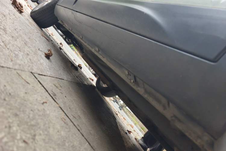 Used Bestune X80 2013 2.0L automatic luxury version Chassis Front Right