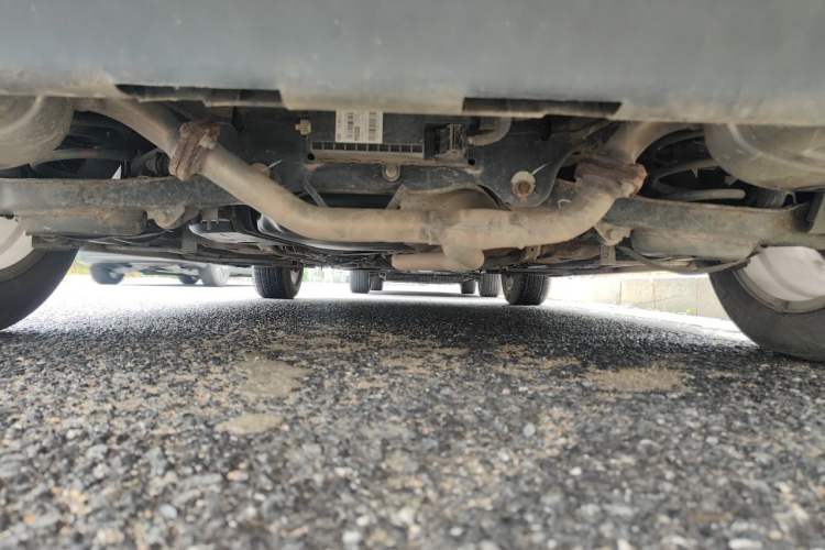 Used Bestune X80 2013 2.0L automatic luxury version Chassis Rear
