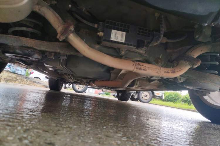 Used Bestune X80 2013 2.0L automatic luxury version Chassis Rear