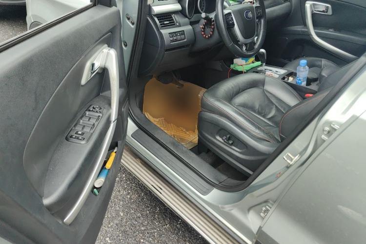 Used Bestune X80 2013 2.0L automatic luxury version Driver Seat