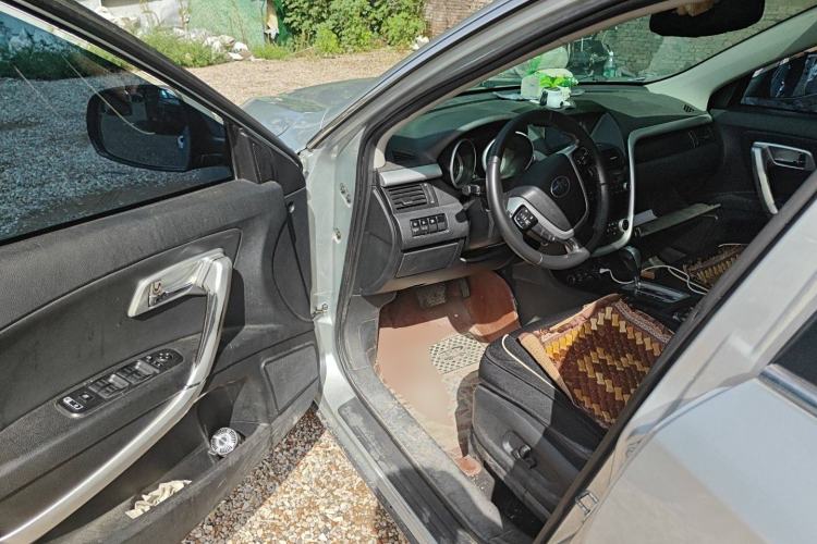 Used Bestune X80 2013 2.0L automatic luxury version Driver Seat