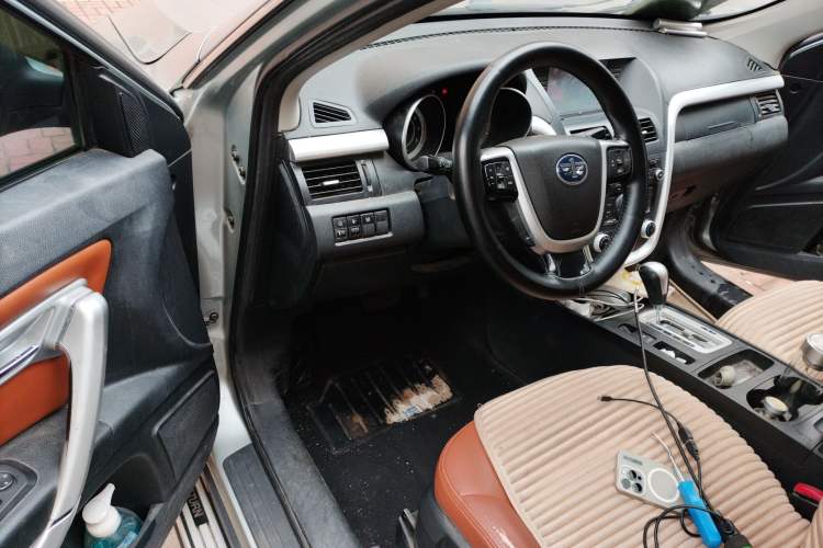Used Bestune X80 2013 2.0L automatic comfort version Driver Seat