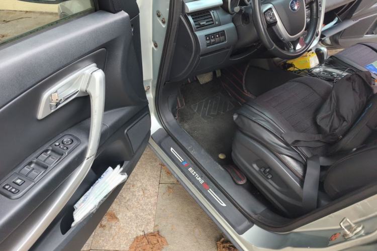 Used Bestune X80 2013 2.0L automatic luxury version Driver Seat