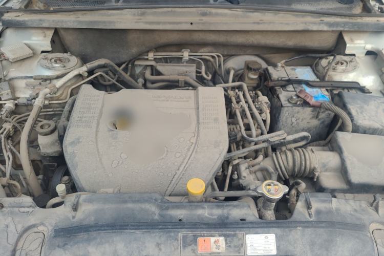 Used Bestune X80 2013 2.0L manual luxury version Engine Bay