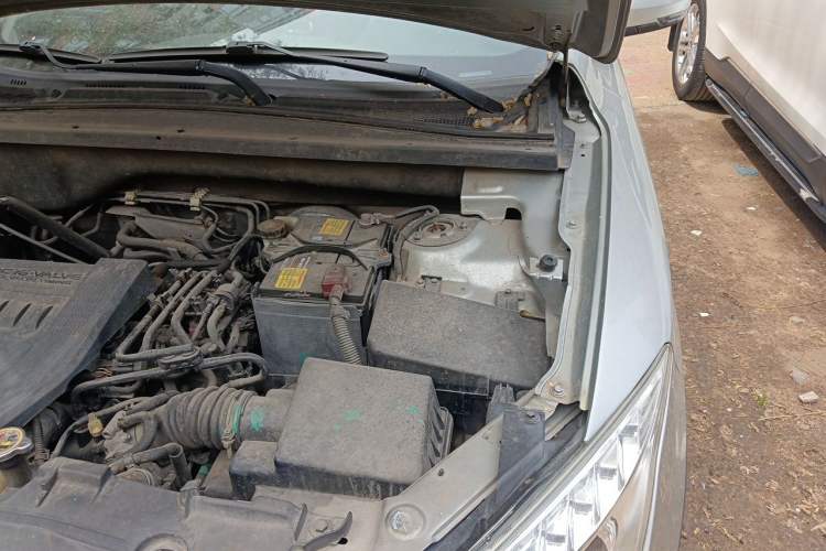 Used Bestune X80 2013 2.0L automatic comfort version Engine Bay Left