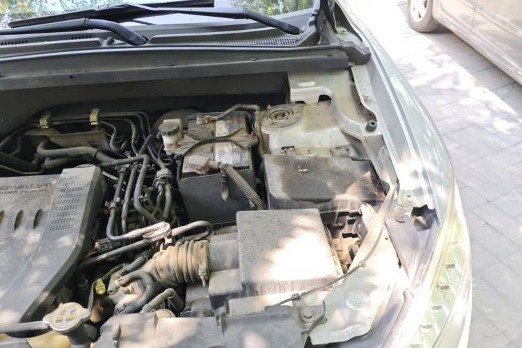 Used Bestune X80 2013 2.0L automatic comfort version Engine Bay Left