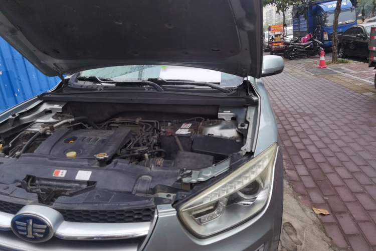 Used Bestune X80 2013 2.0L automatic comfort version Engine Bay Left
