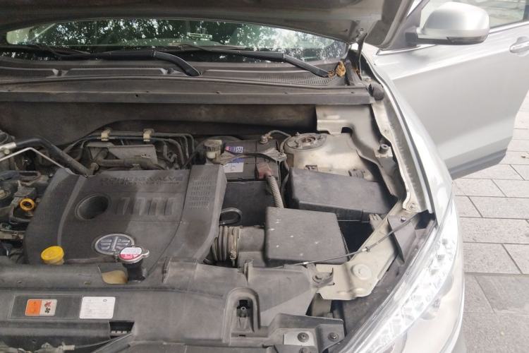 Used Bestune X80 2013 2.0L automatic comfort version Engine Bay Left