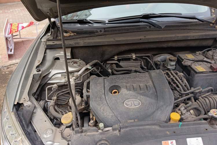 Used Bestune X80 2013 2.0L automatic comfort version Engine Bay Right