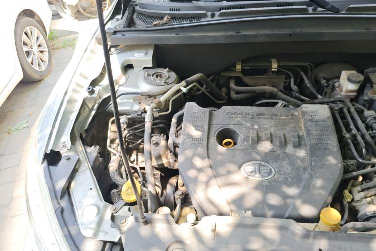 Used Bestune X80 2013 2.0L automatic comfort version Engine Bay Right