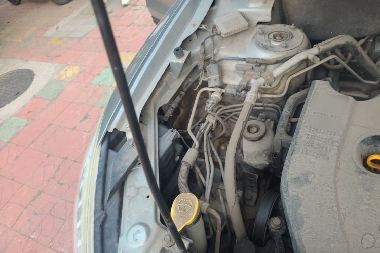 Used Bestune X80 2013 2.0L manual luxury version Engine Bay Right