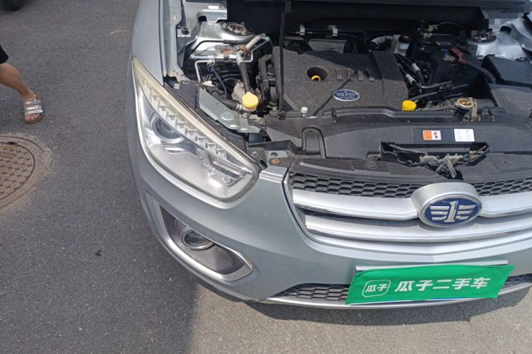 Used Bestune X80 2013 2.0L automatic comfort version Engine Bay Right
