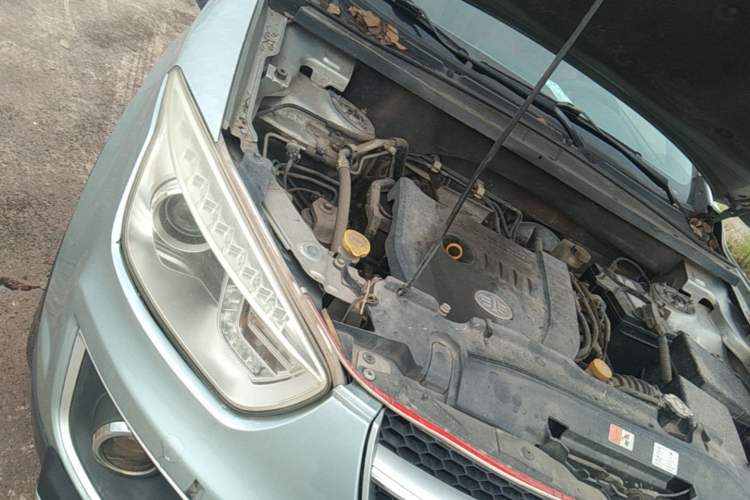 Used Bestune X80 2013 2.0L automatic comfort version Engine Bay Right