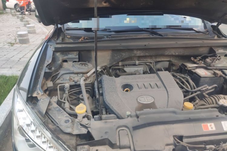 Used Bestune X80 2013 2.0L manual luxury version Engine Bay Right