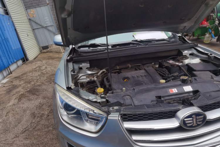Used Bestune X80 2013 2.0L automatic comfort version Engine Bay Right