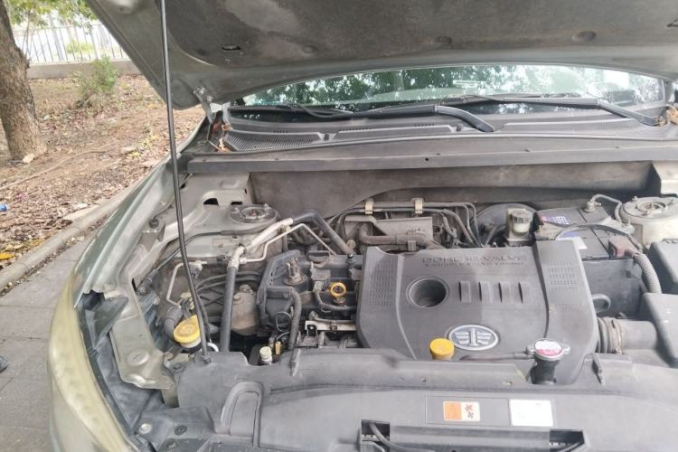 Used Bestune X80 2013 2.0L automatic comfort version Engine Bay Right