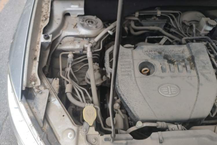 Used Bestune X80 2013 2.0L automatic comfort version Engine Bay Right