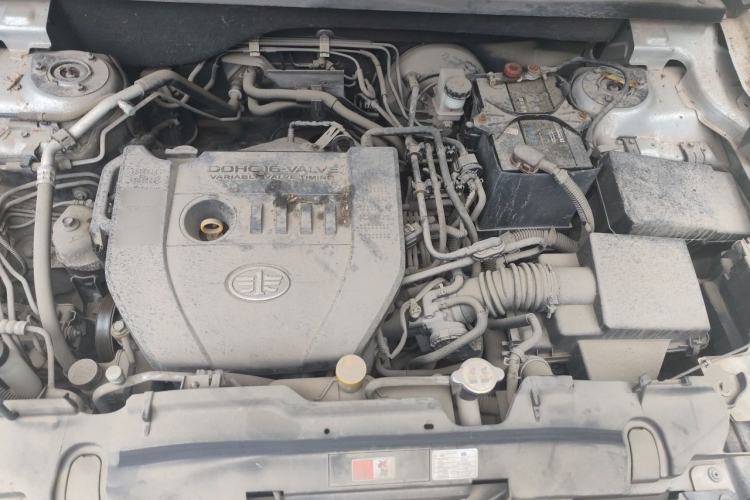 Used Bestune X80 2013 2.0L automatic comfort version Engine Bay