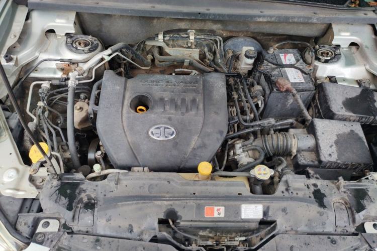 Used Bestune X80 2013 2.0L automatic luxury version Engine Bay