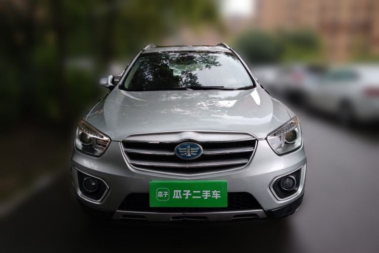 Used Bestune X80 2013 2.0L automatic luxury version Front