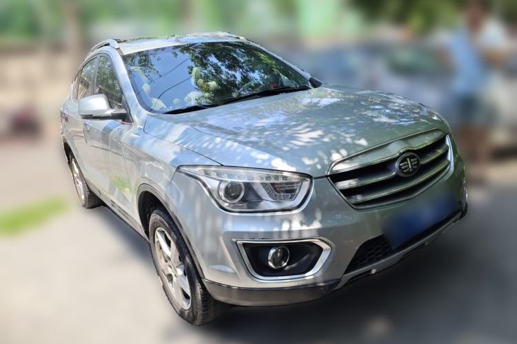 Used Bestune X80 2013 2.0L automatic comfort version Front Right 45 Deg