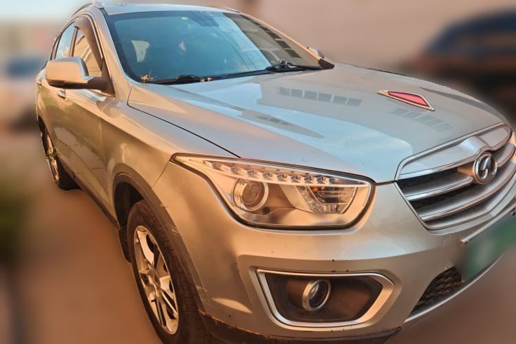 Used Bestune X80 2013 2.0L automatic luxury version Front Right 45 Deg