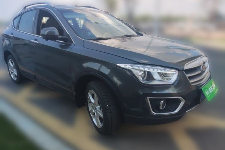 Used Bestune X80 2013 2.0L manual luxury version Front Right 45 Deg