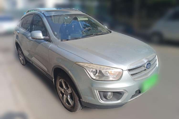 Used Bestune X80 2013 2.0L automatic luxury version Front Right 45 Deg