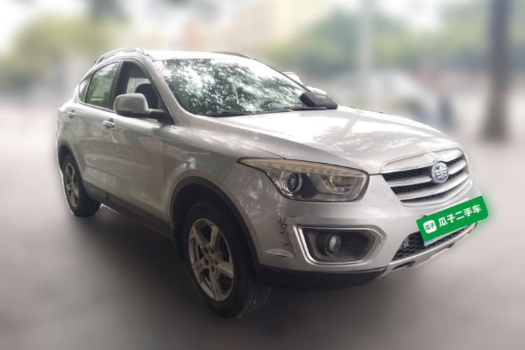 Used Bestune X80 2013 2.0L automatic comfort version Front Right 45 Deg