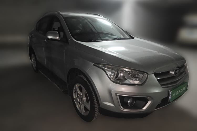 Used Bestune X80 2013 2.0L manual luxury version Front Right 45 Deg
