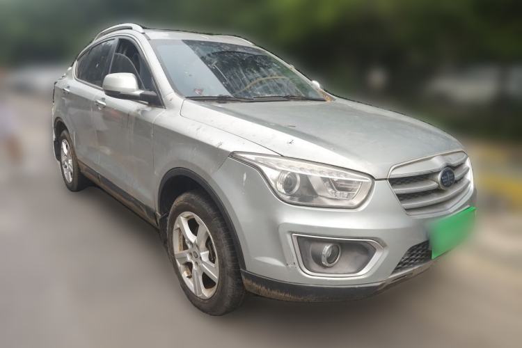 Used Bestune X80 2013 2.0L automatic comfort version Front Right 45 Deg