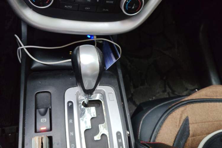 Used Bestune X80 2013 2.0L automatic luxury version Gear Lever