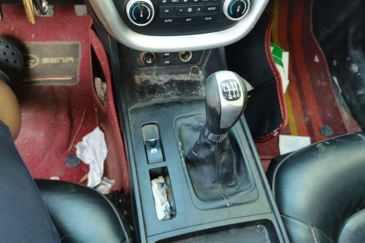 Used Bestune X80 2013 2.0L manual luxury version Gear Lever